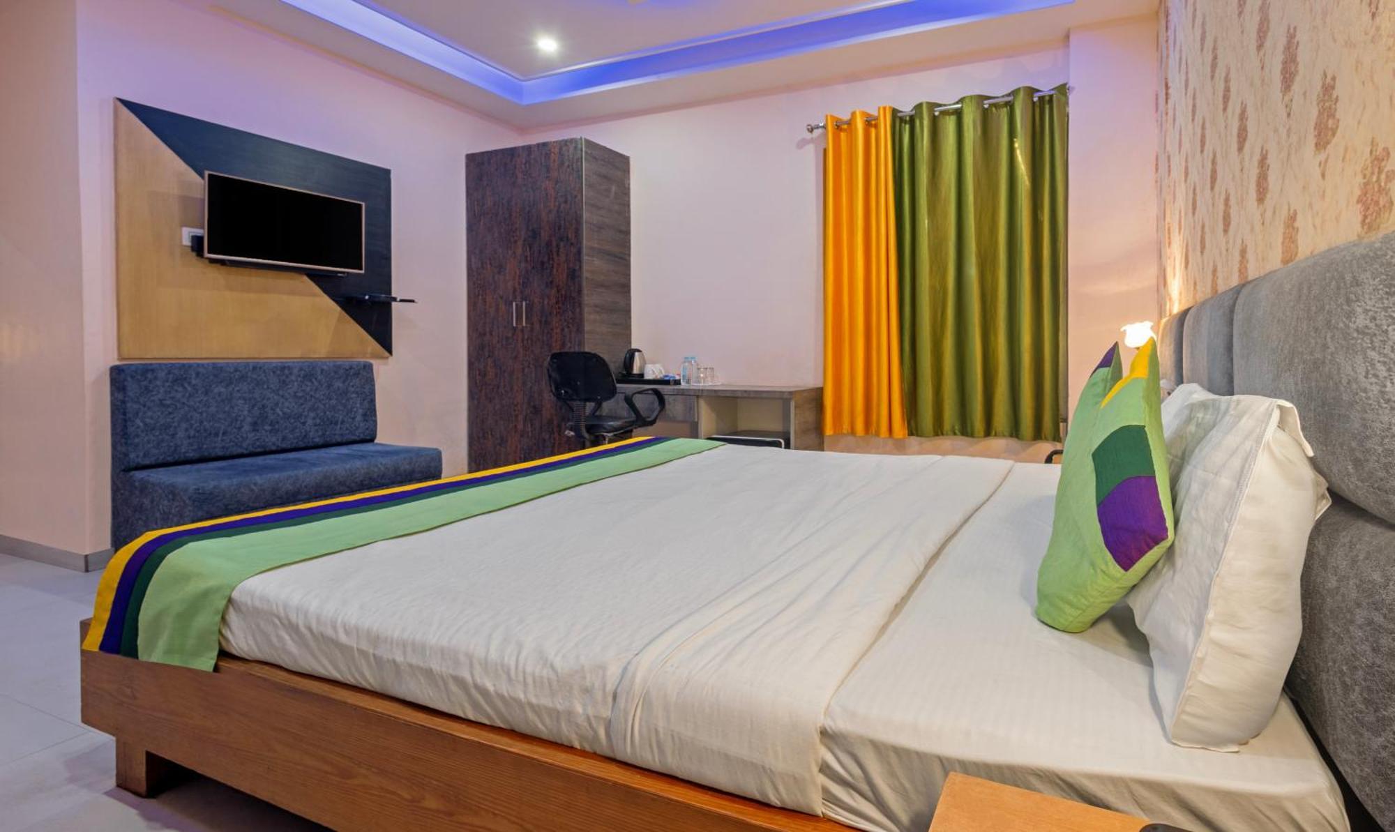 Treebo Shakuntalam, Near Lucknow Airport Hotel Ngoại thất bức ảnh