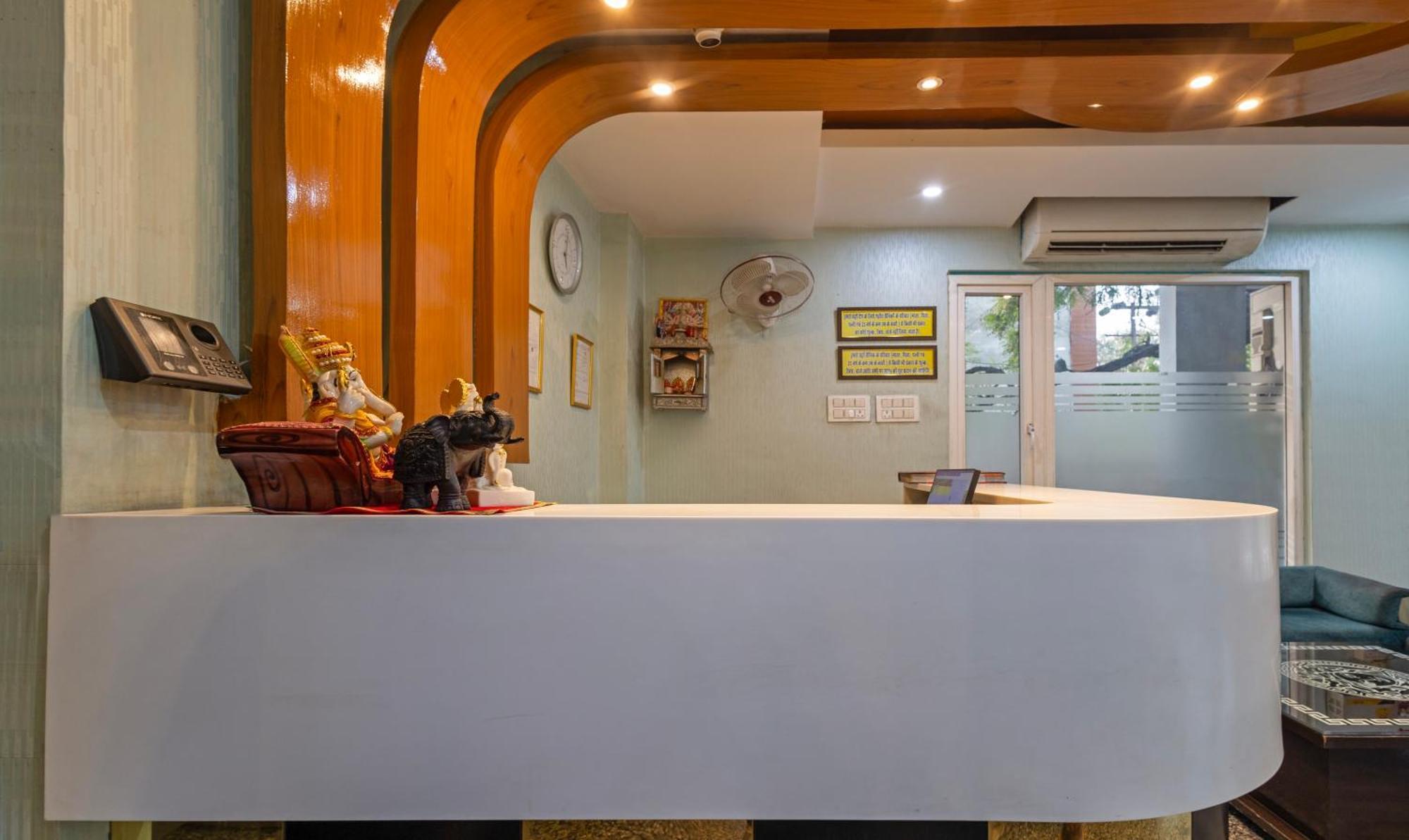 Treebo Shakuntalam, Near Lucknow Airport Hotel Ngoại thất bức ảnh