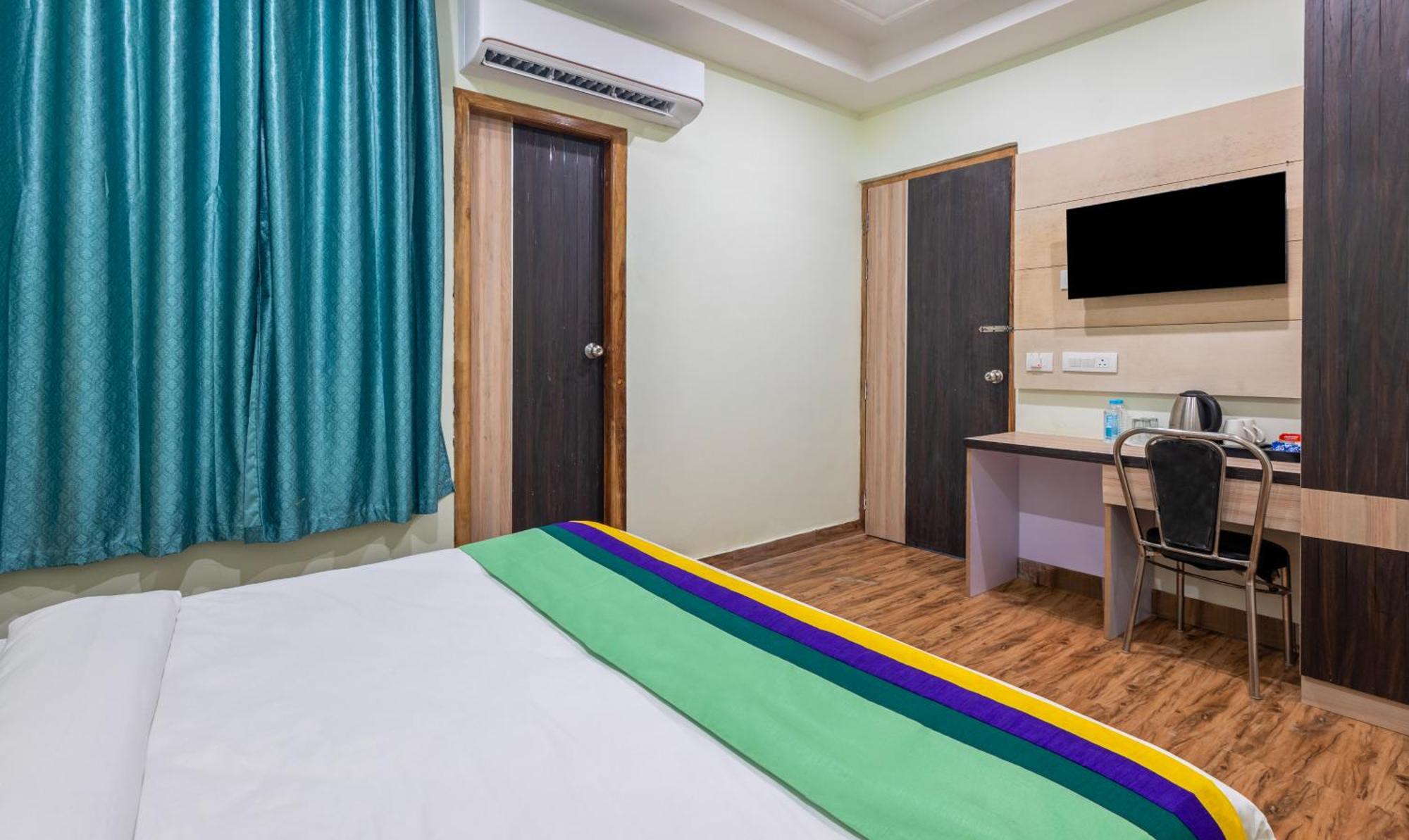 Treebo Shakuntalam, Near Lucknow Airport Hotel Ngoại thất bức ảnh